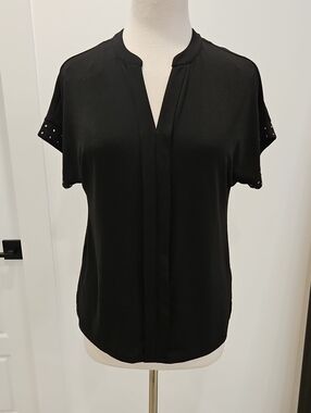 Women's Black Short Sleeve Split-Neck Top